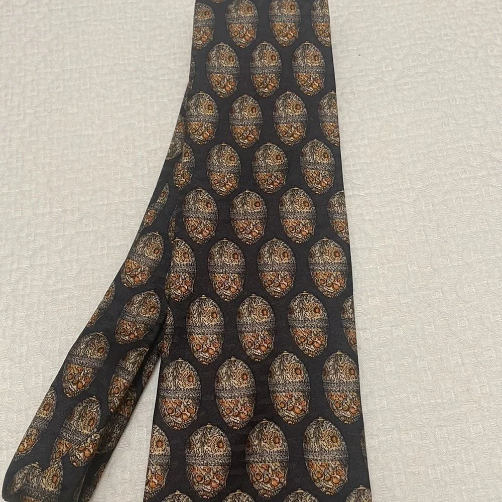 Valentino Classic Charcoal/Black & Tan Silk Tie—Great!! Excellent Condition!